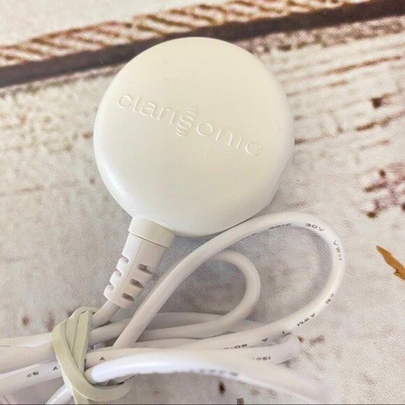 CLARISONIC Mia 2 Purple Cleaner - Picture 2 of 7